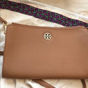 BRODY FLAT WALLET CROSS BODY-BARK